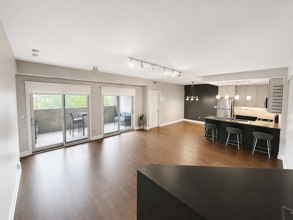 437 W North Avenue - Photo 2
