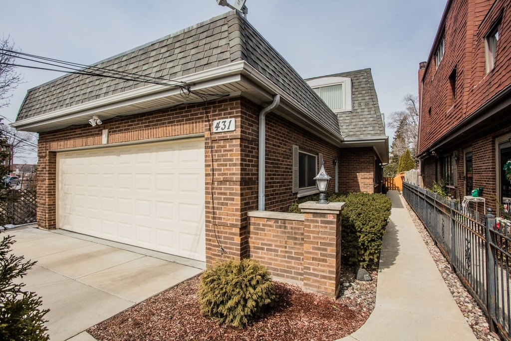 431 N Northwest Highway - Photo 1