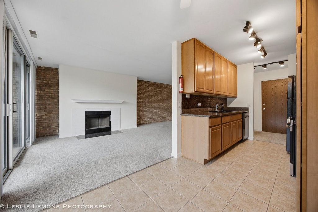 6000 Oakwood Drive - Photo 5