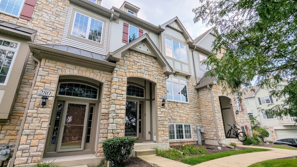 284 Edmundton Circle - Photo 0