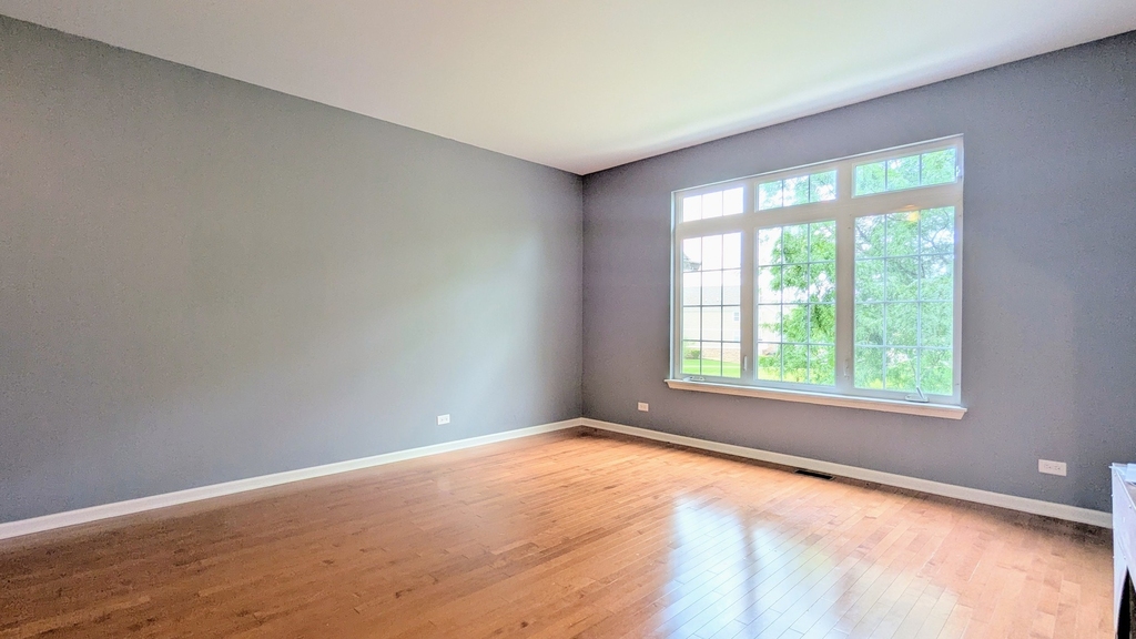 284 Edmundton Circle - Photo 2