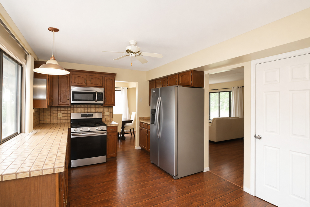 982 Valleyview Drive - Photo 8