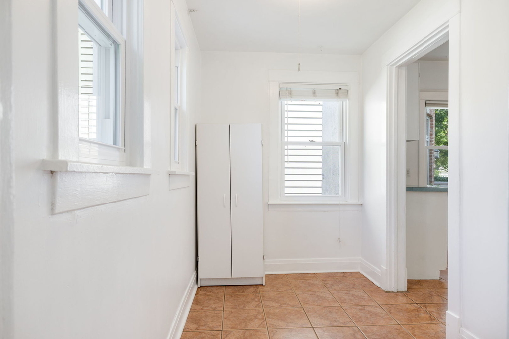 612 S Madison Street - Photo 8