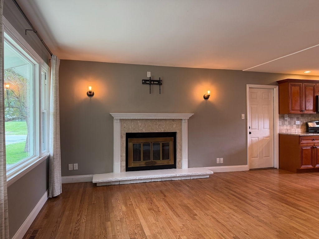 5s481 Glenoban Drive - Photo 1