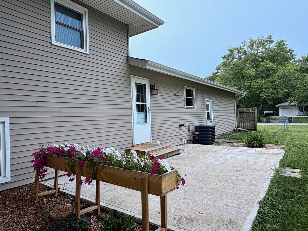 5s481 Glenoban Drive - Photo 11