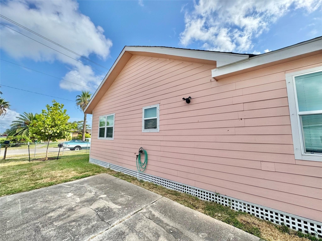 5127 Avenue L - Photo 29