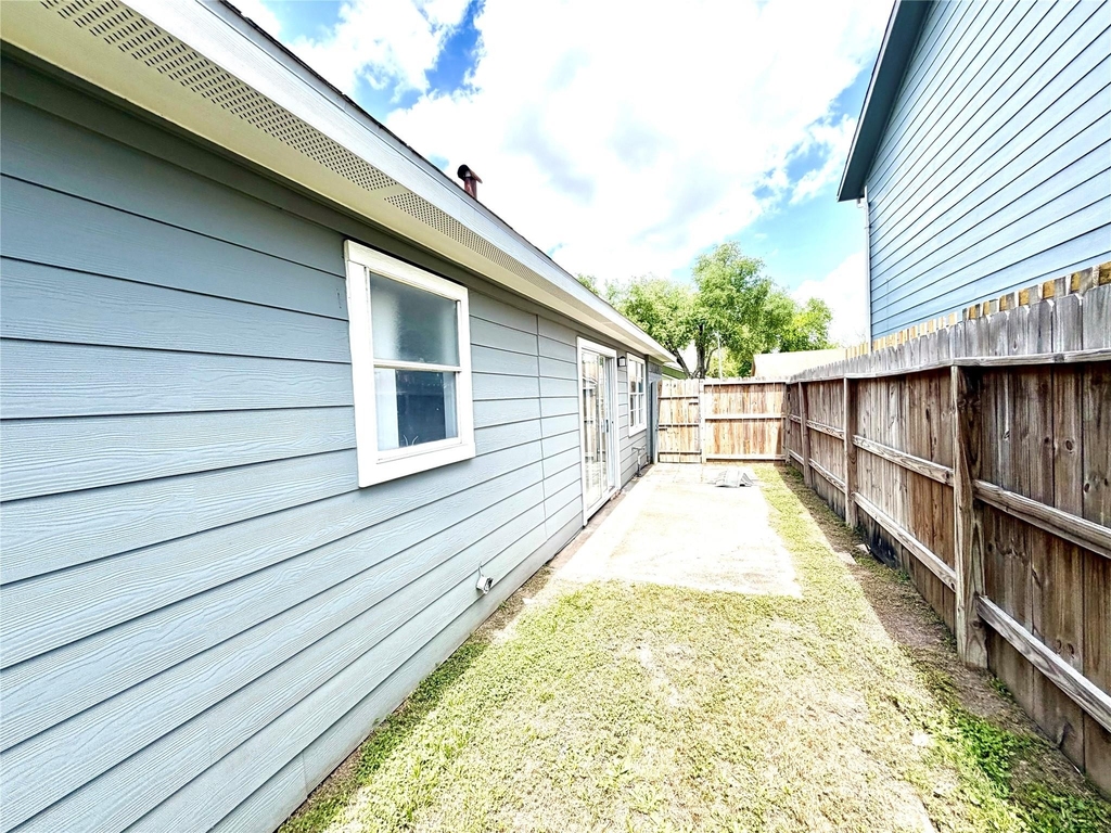 718 Blue Rock Court - Photo 22