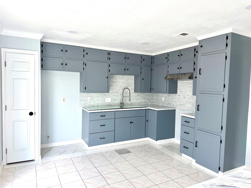 718 Blue Rock Court - Photo 5