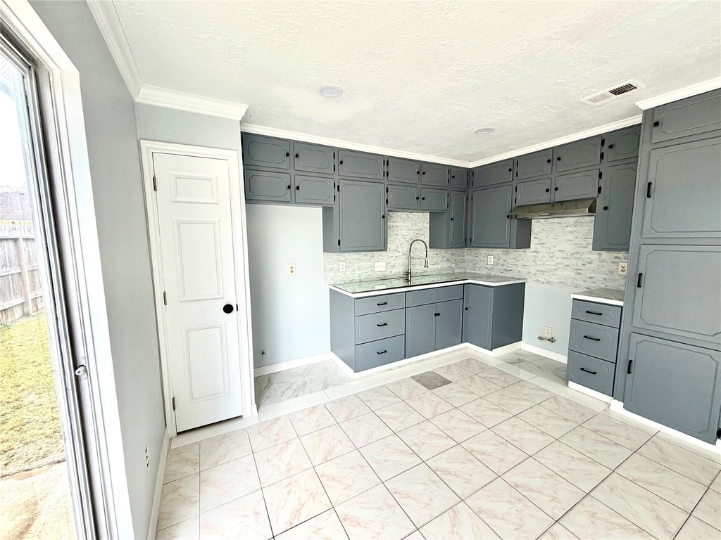 718 Blue Rock Court - Photo 6