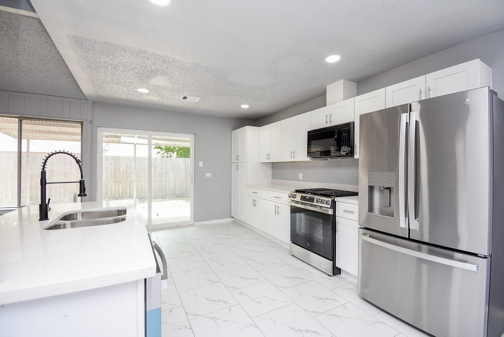 23515 Briarcreek Boulevard - Photo 14