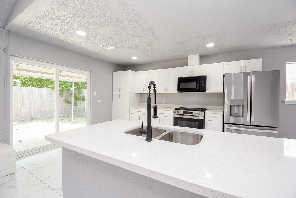 23515 Briarcreek Boulevard - Photo 18