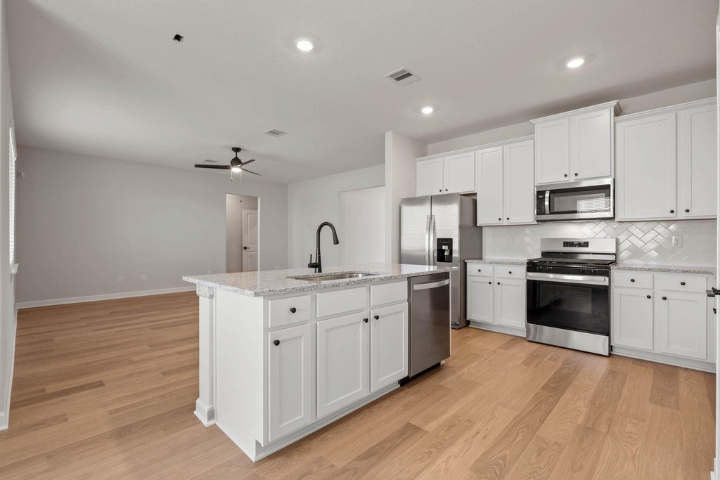 2908 Fair Wind Lane - Photo 4