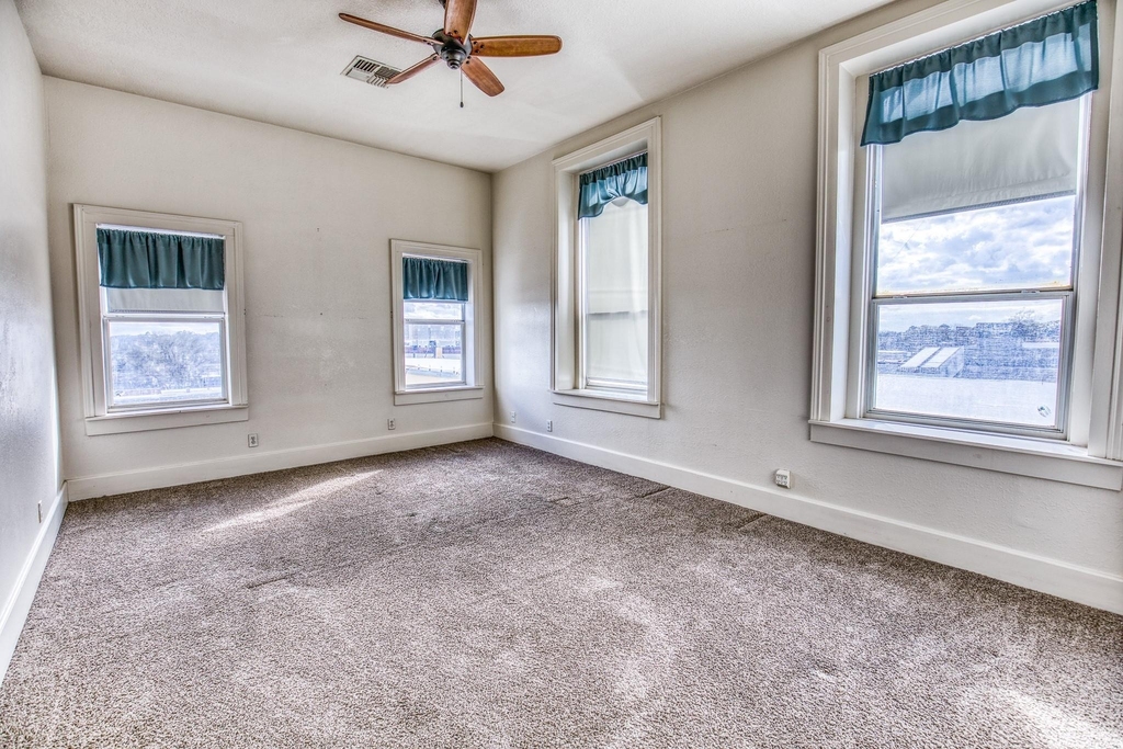 112 E Alamo Street - Photo 12