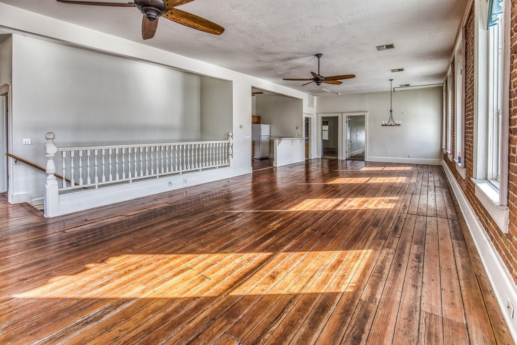112 E Alamo Street - Photo 5