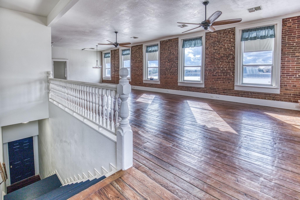 112 E Alamo Street - Photo 3