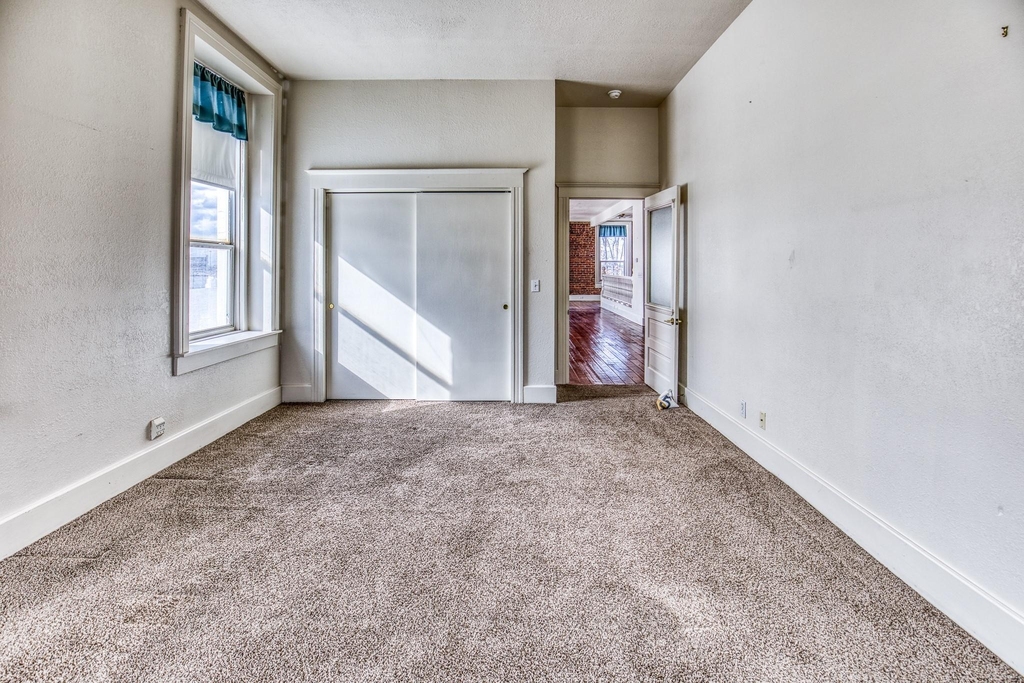 112 E Alamo Street - Photo 13
