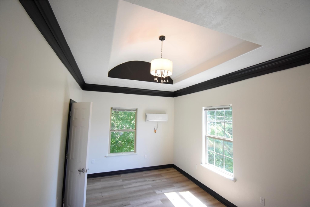 104 Virginia - Photo 3