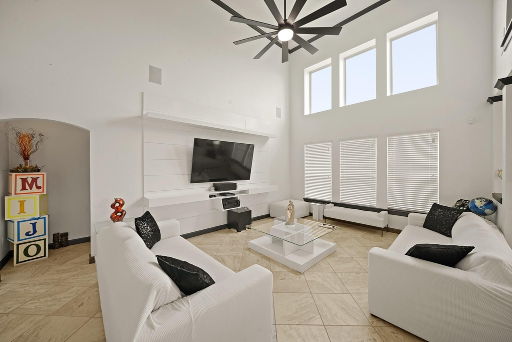 249 Castlegate Lane - Photo 3