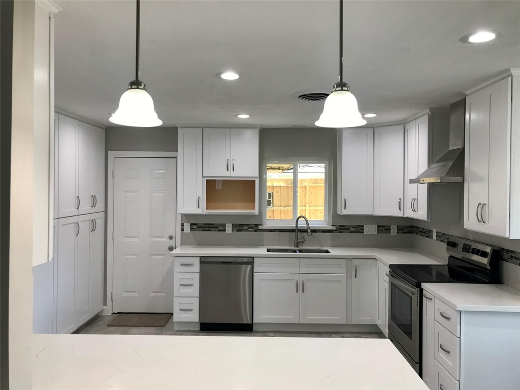 5470 Carew Street - Photo 7