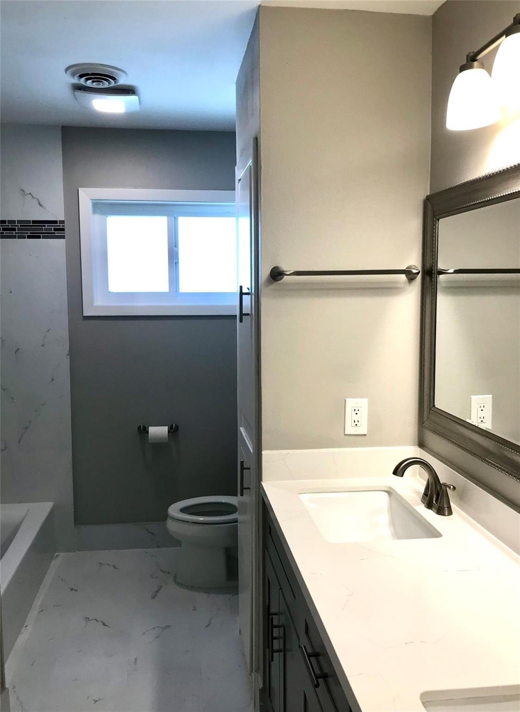 5470 Carew Street - Photo 18