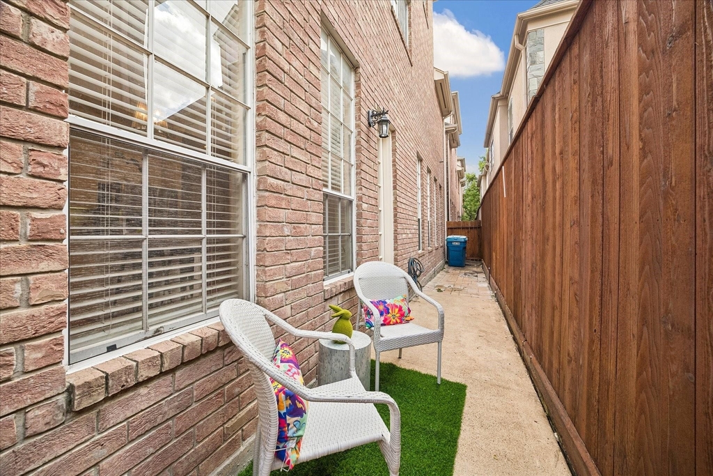 5638 Avalon Way - Photo 9