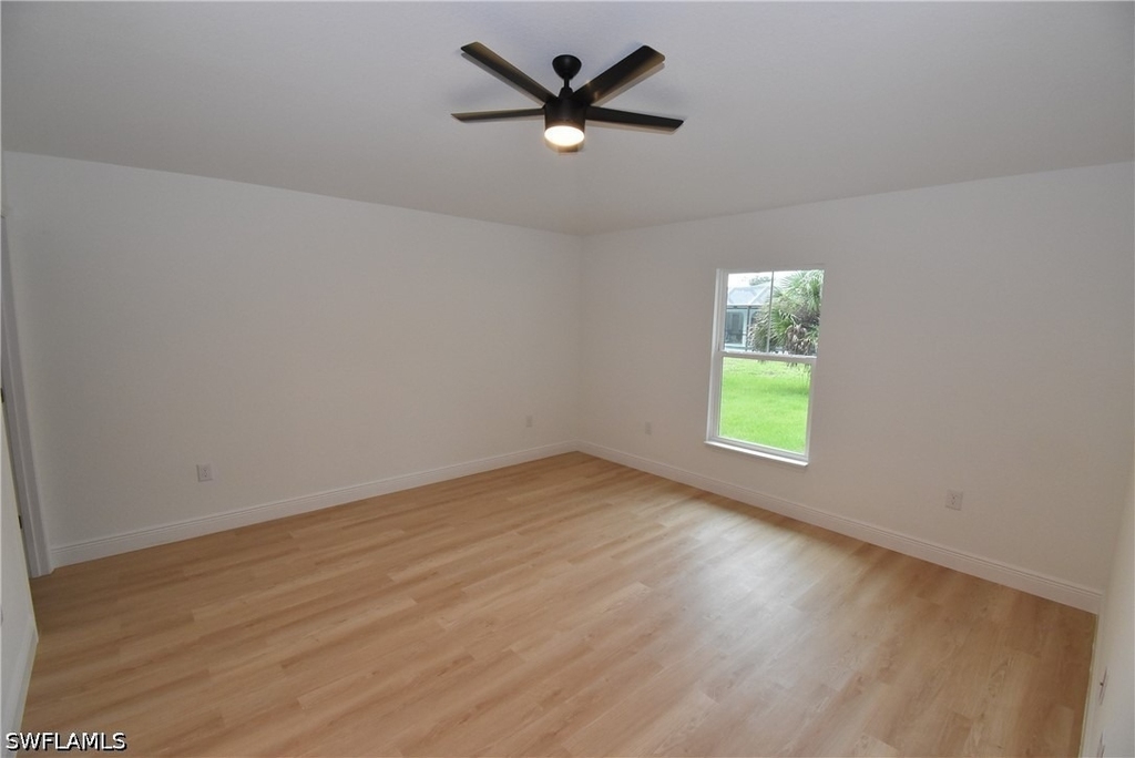 4668 Addley Avenue - Photo 6