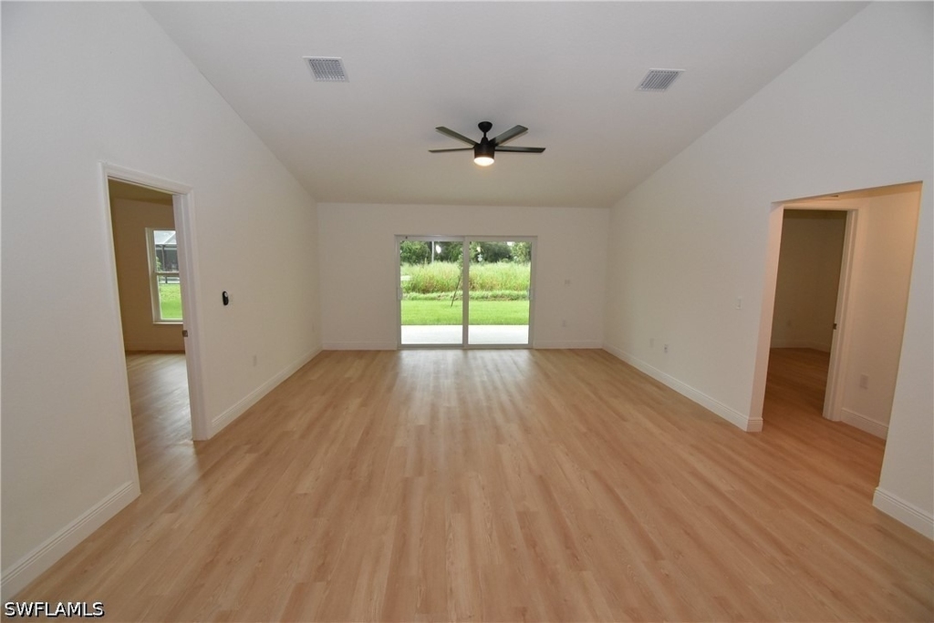 4668 Addley Avenue - Photo 5