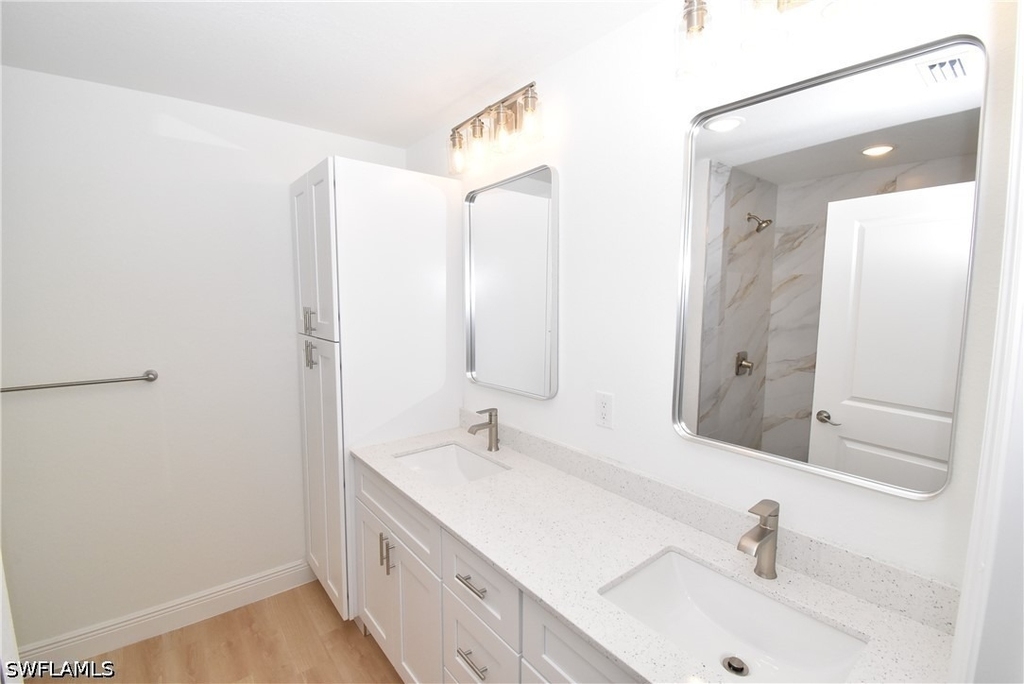4668 Addley Avenue - Photo 7