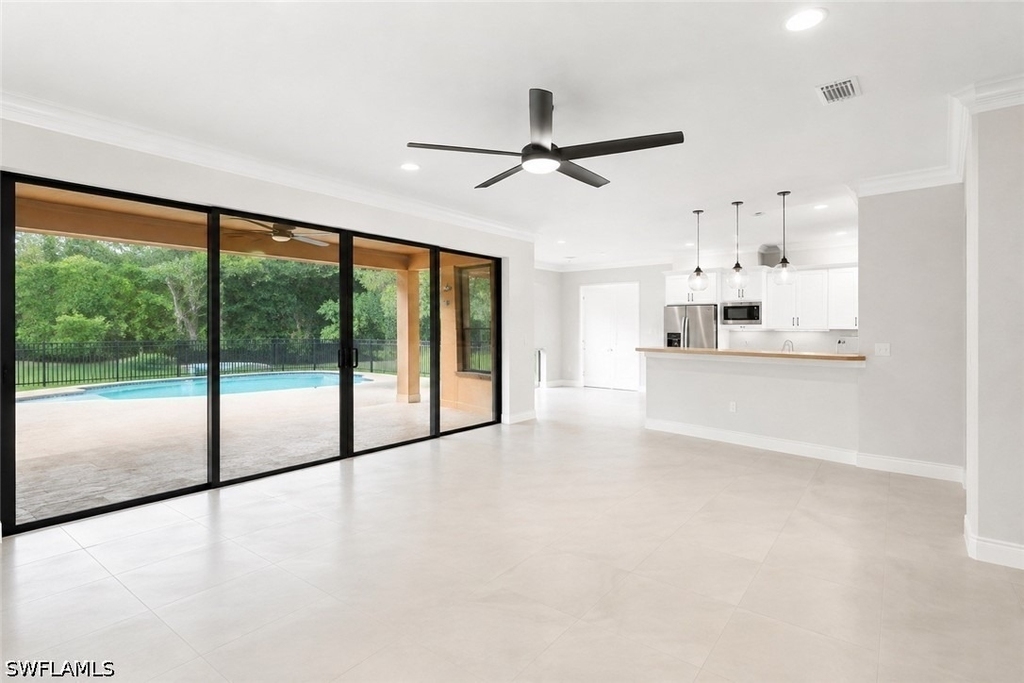4384 Aurora Street - Photo 4
