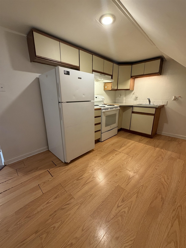 61 Main - Photo 6