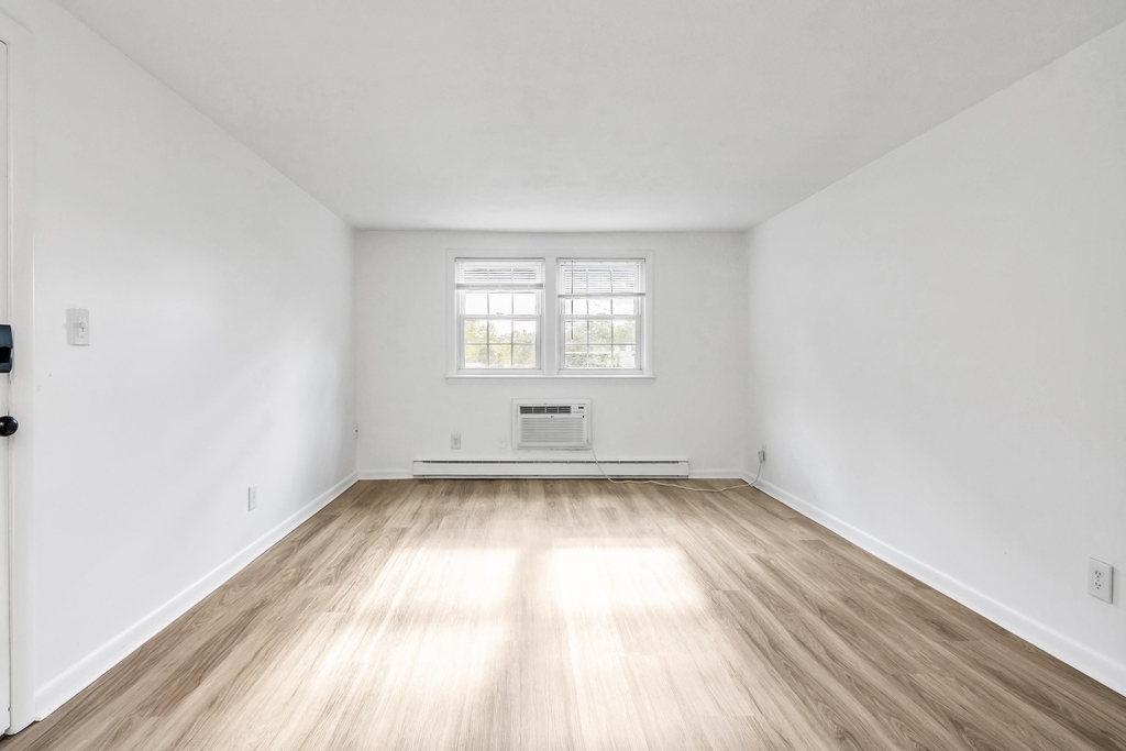 103 South Policy - Photo 13