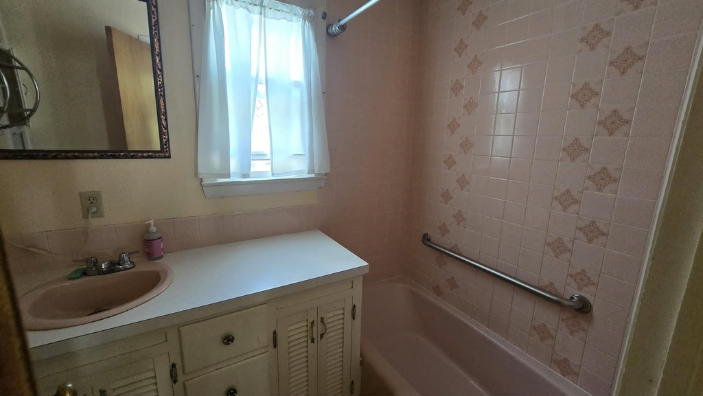 722 Central - Photo 5