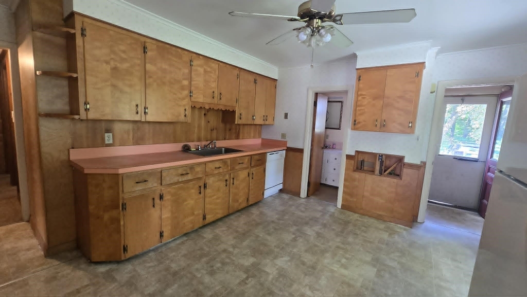 722 Central - Photo 3