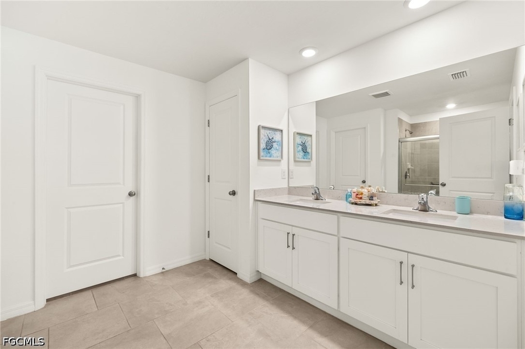3813 Treasure Oak Way - Photo 16