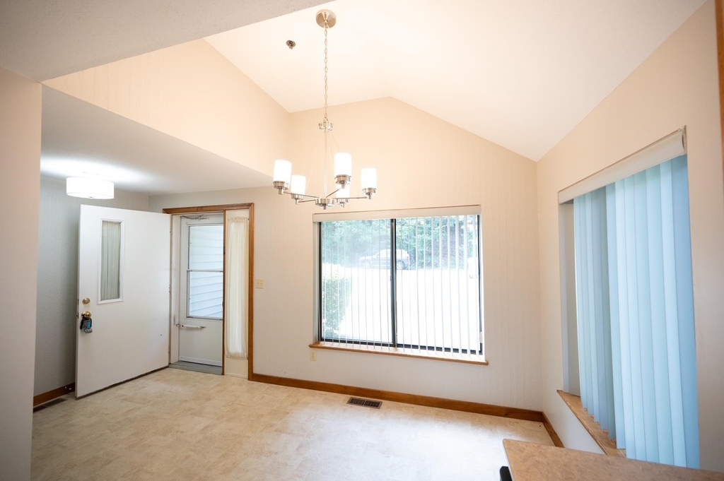 13 Bayberry - Photo 3