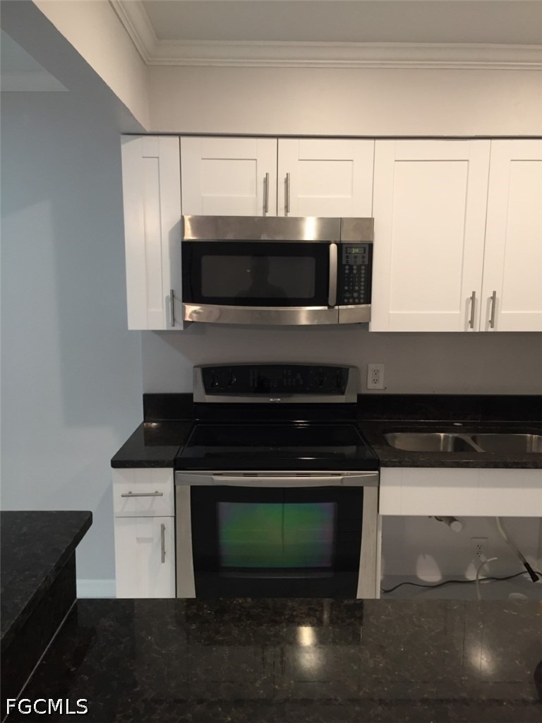 2937 Winkler Avenue - Photo 2