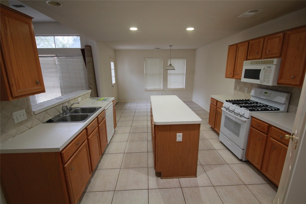 19055 Village Maple Court - Photo 9