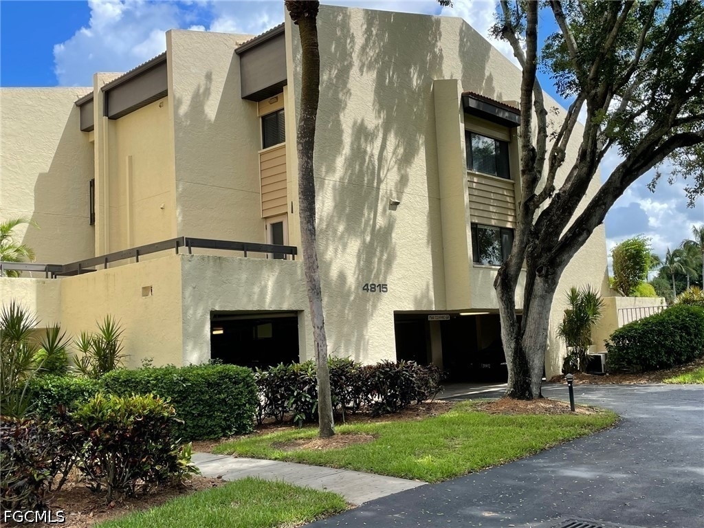 4821 S Landings Drive - Photo 0