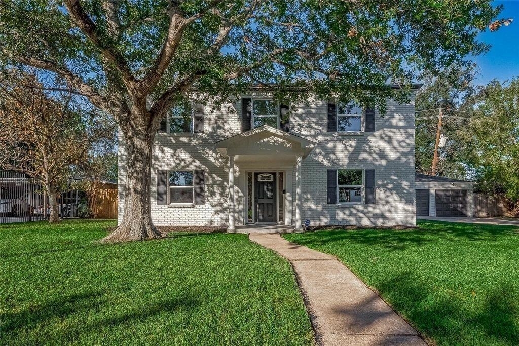 2414 Walnut Bend Lane - Photo 0
