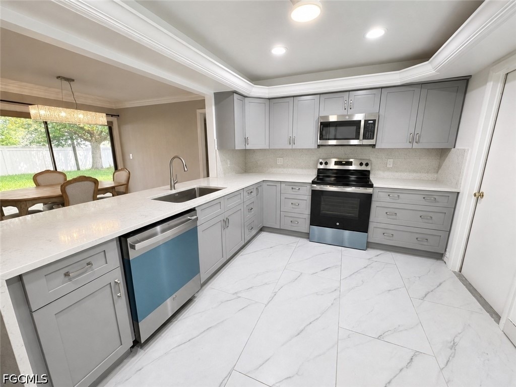 2225 Sw 3rd Place - Photo 5