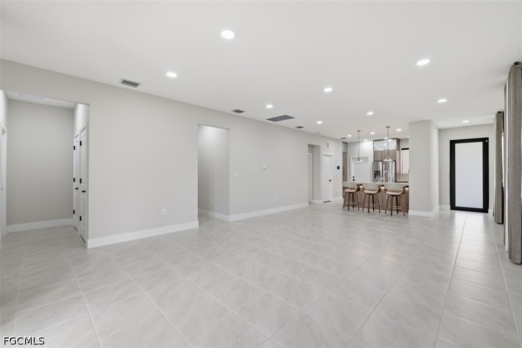 5069 Penella Avenue - Photo 2