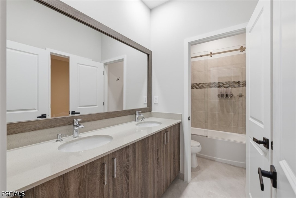 5069 Penella Avenue - Photo 15