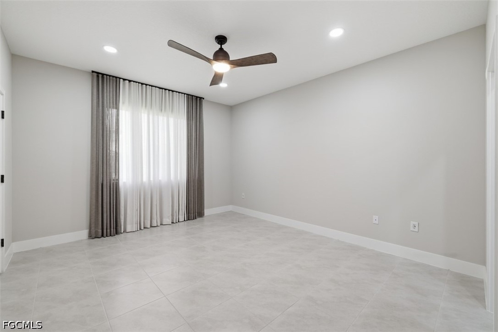 5069 Penella Avenue - Photo 9