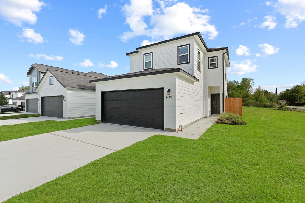1455 Acorn Meadow Street - Photo 1