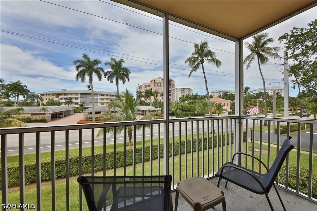 1100 Gulf Shore Boulevard N - Photo 13
