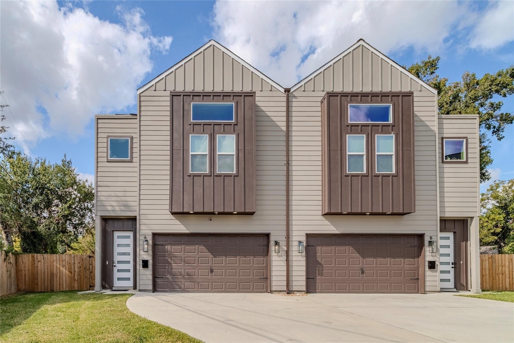 5901 Crest Court - Photo 0