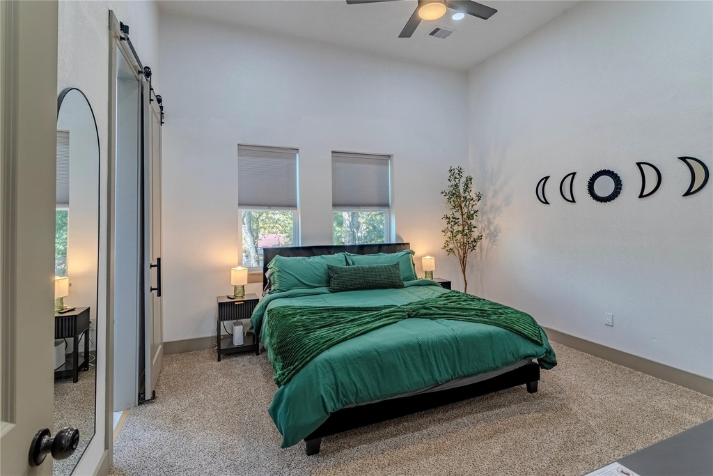5901 Crest Court - Photo 6