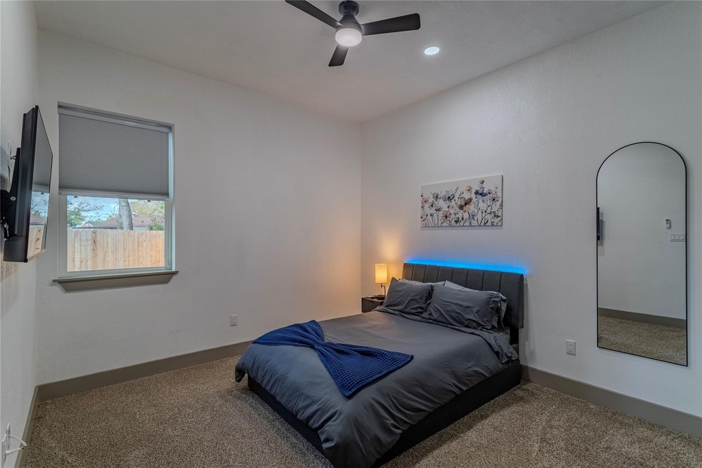 5901 Crest Court - Photo 12