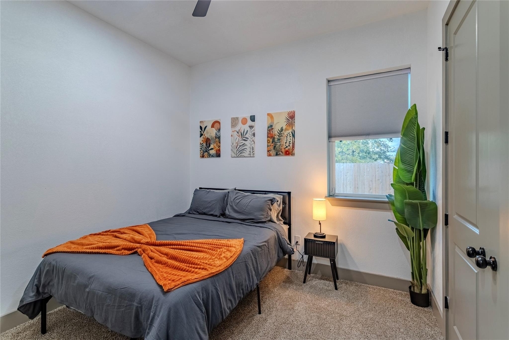 5901 Crest Court - Photo 9