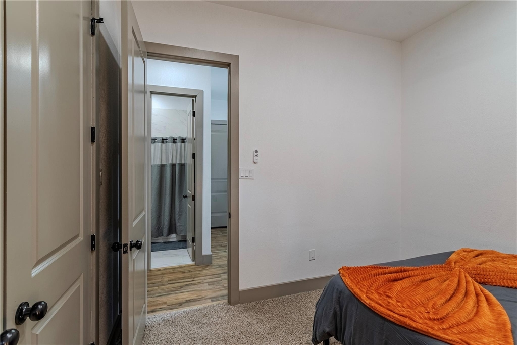 5901 Crest Court - Photo 11